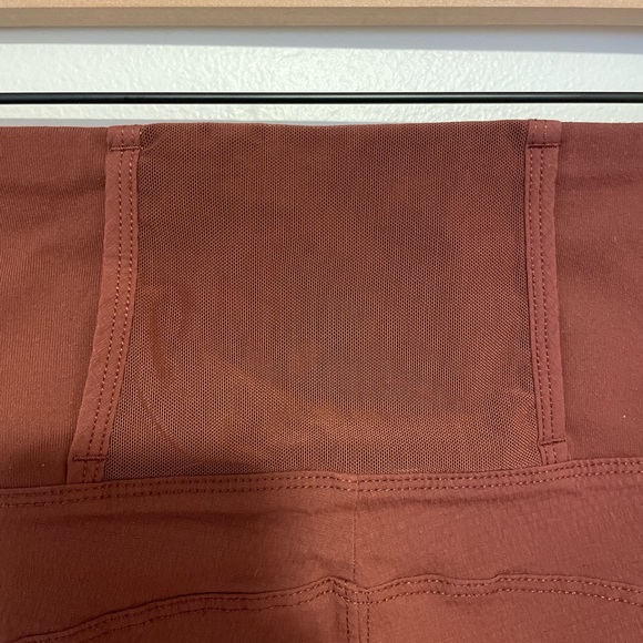 Athleta Size 2 Trekkie hybrid crop tight - Picture 5 of 7